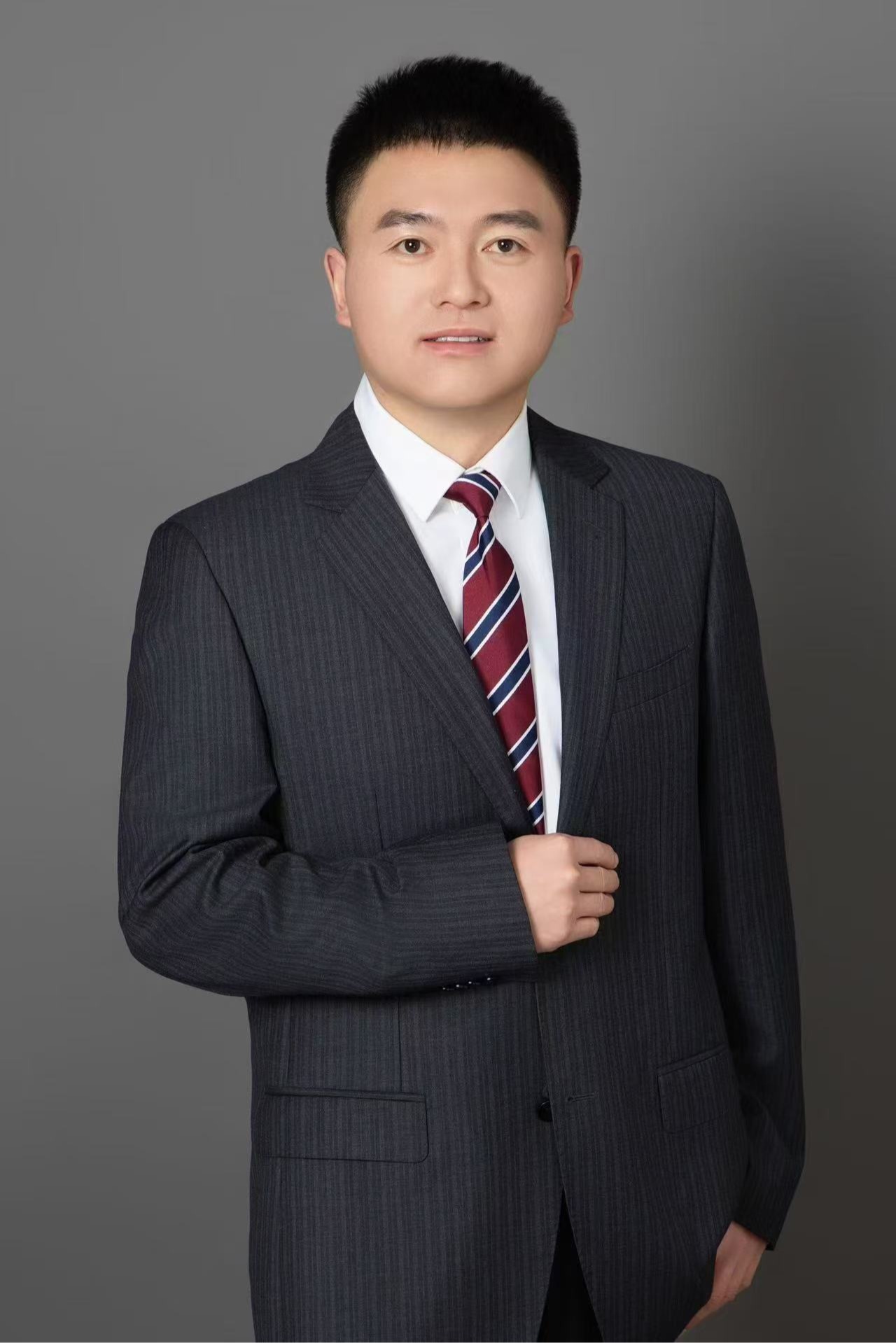 李龙
