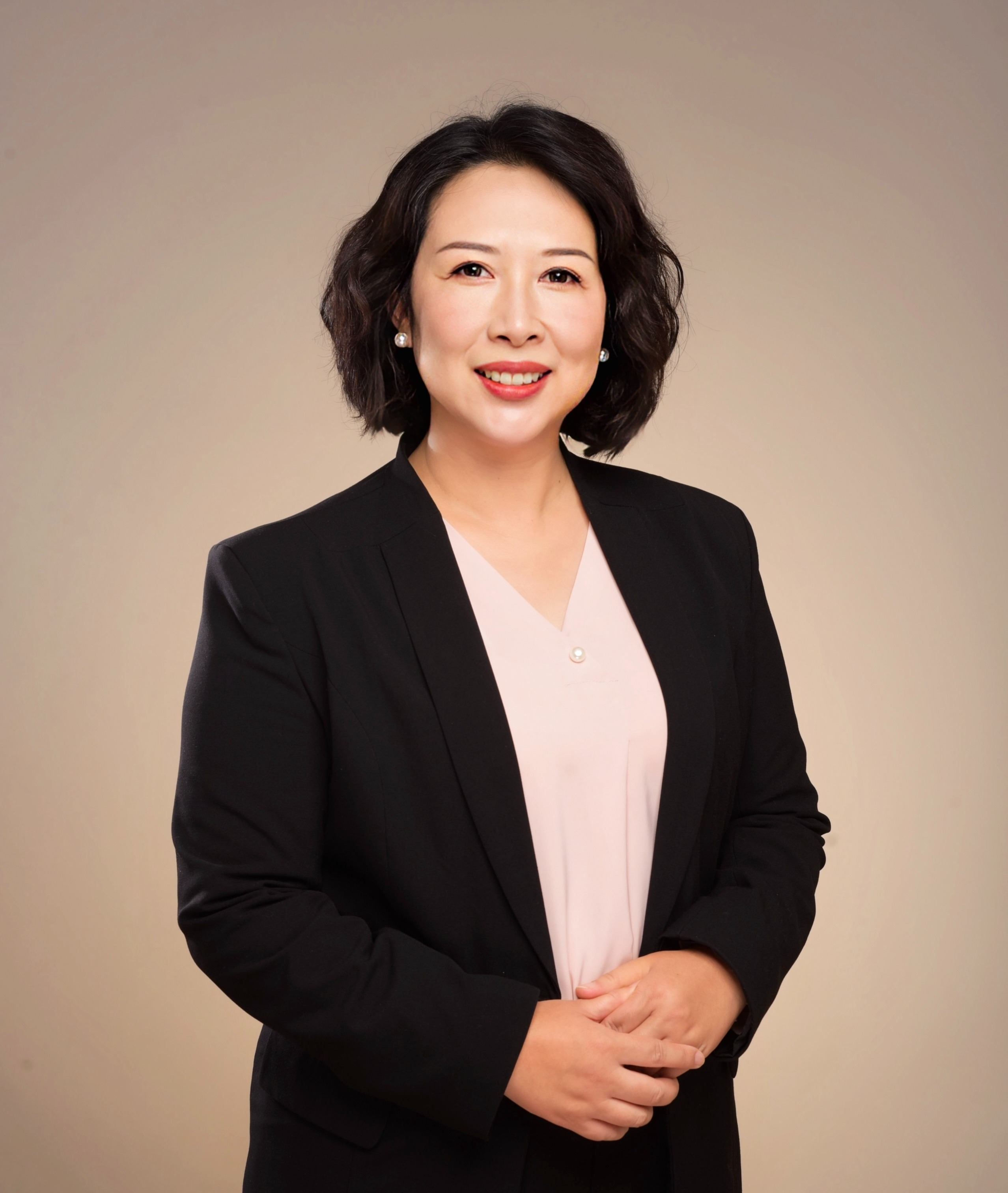 周 莹